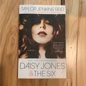 Daisy Jones and the six book